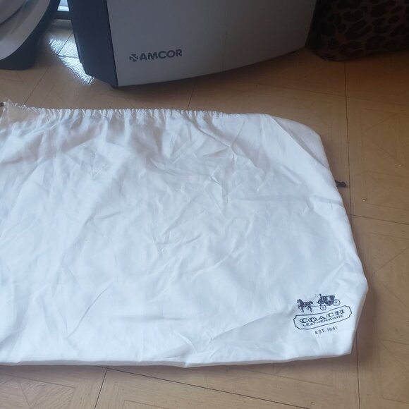 Coach Red Purse (Clutch or handbag) - Picture 4 of 4